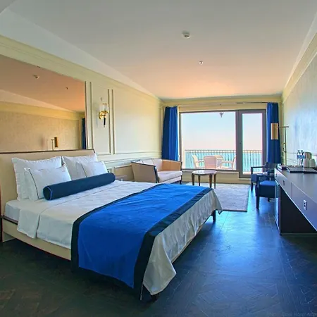 فندق Balkes 3*