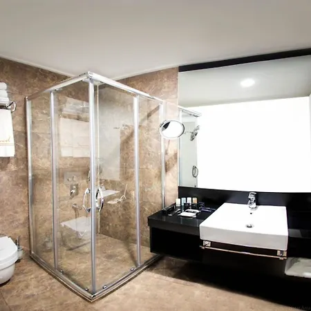 فندق Balkes 3*